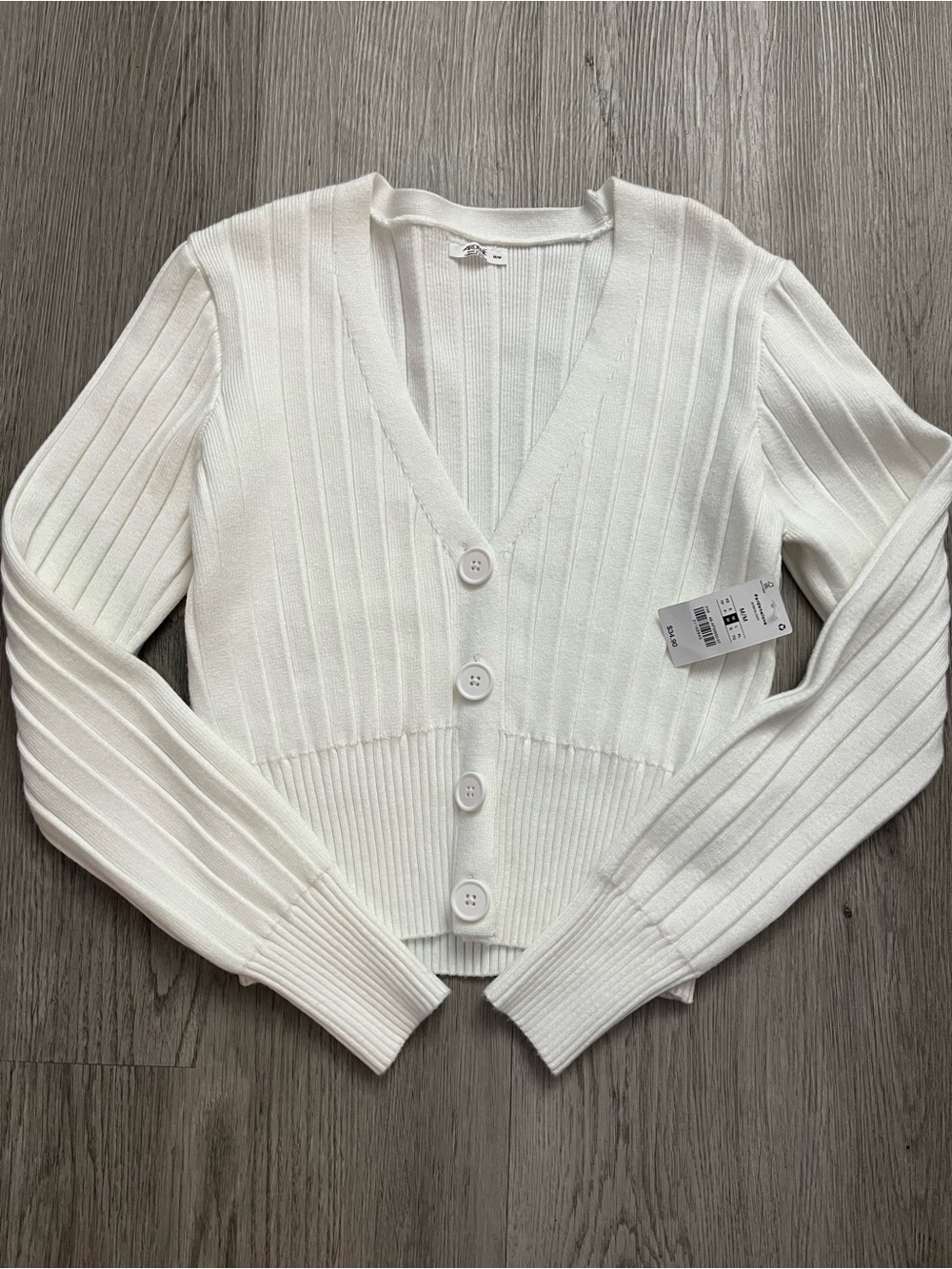 🔥335–NWT Ardene White Ribbed V-Neck Button Crop Cardigan